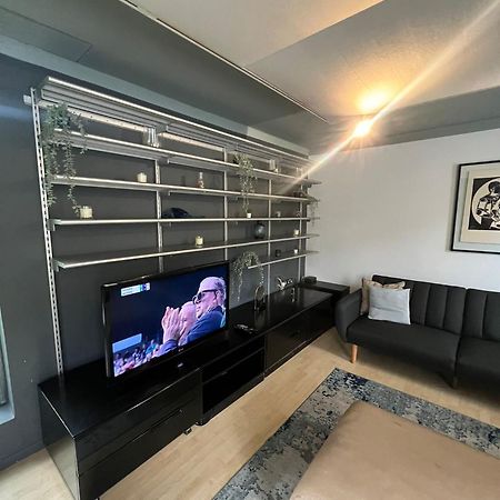One Bed House In Camden Town Villa ลอนดอน ภายนอก รูปภาพ