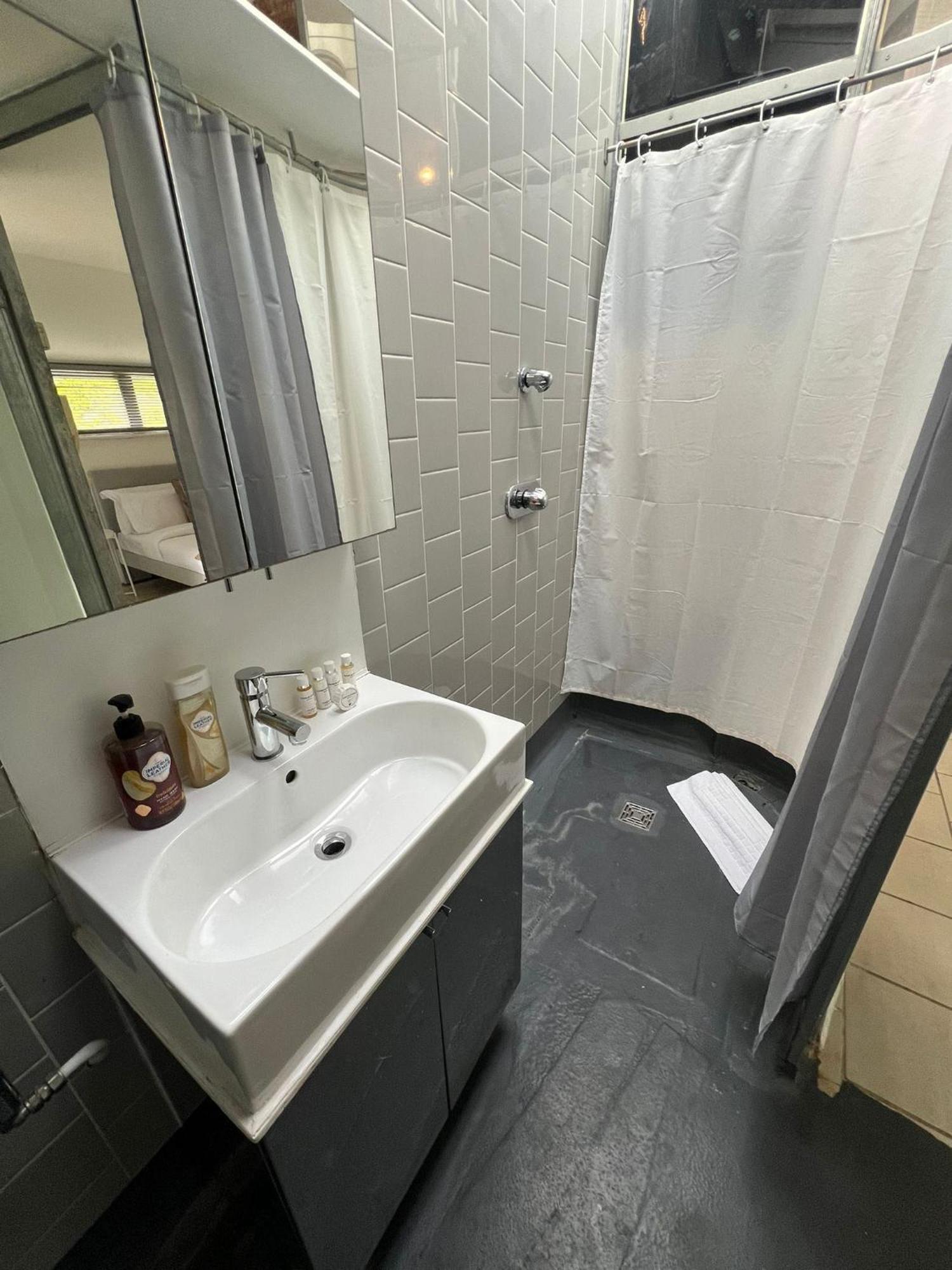 One Bed House In Camden Town Villa ลอนดอน ภายนอก รูปภาพ