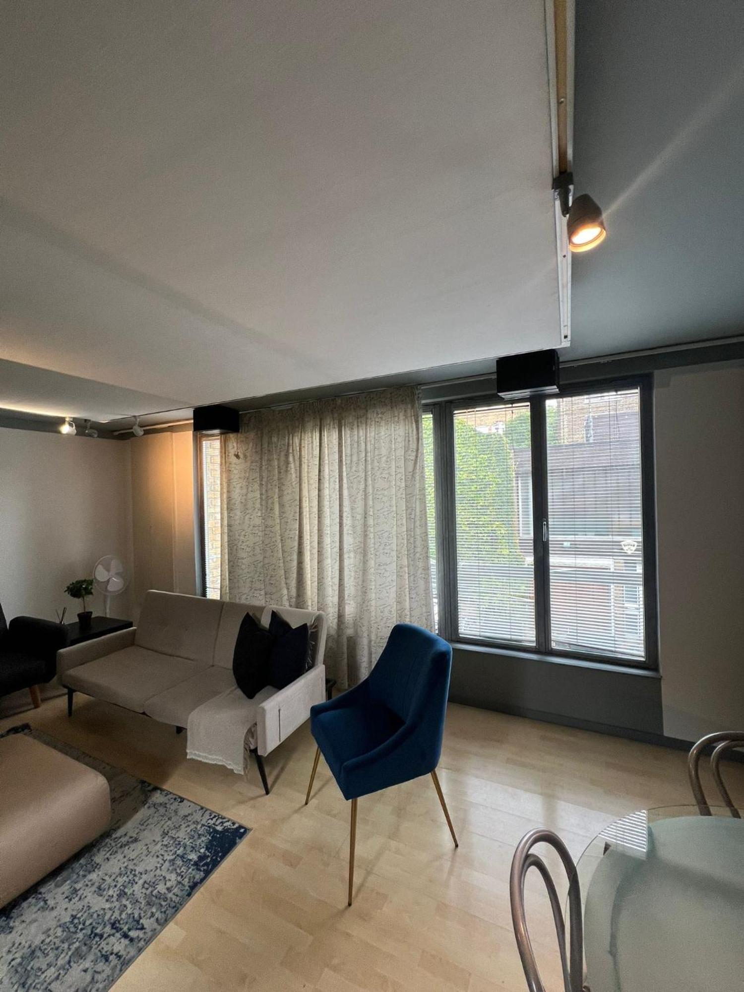 One Bed House In Camden Town Villa ลอนดอน ภายนอก รูปภาพ